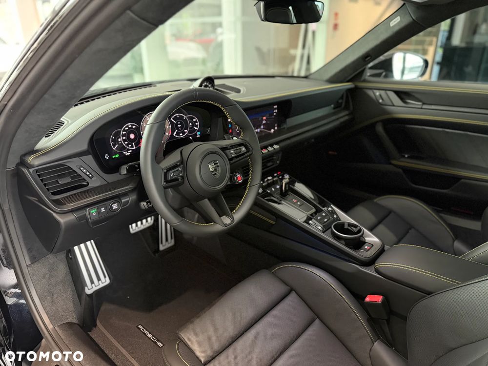 Porsche 911 Turbo S - 25