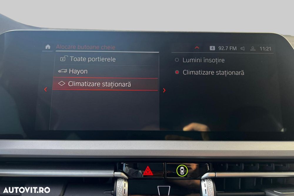 BMW Seria 3 330e xDrive Aut. - 24