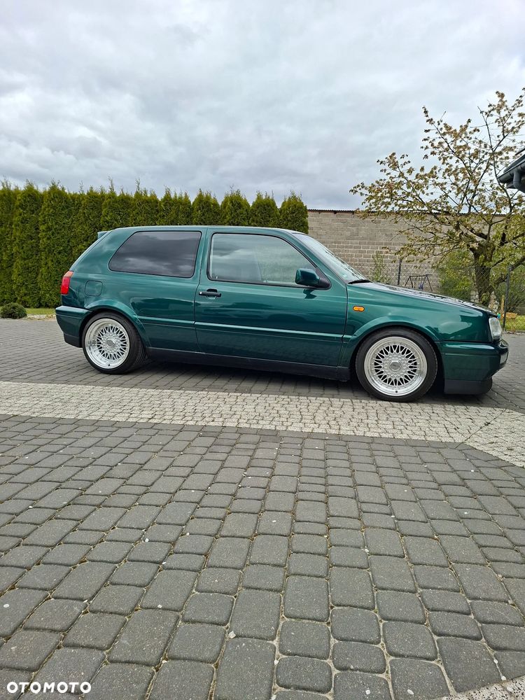 Volkswagen Golf - 18