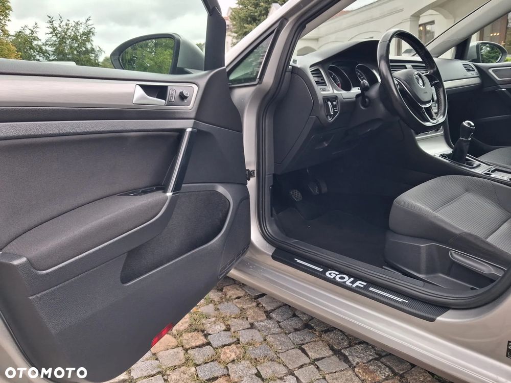 Volkswagen Golf - 15