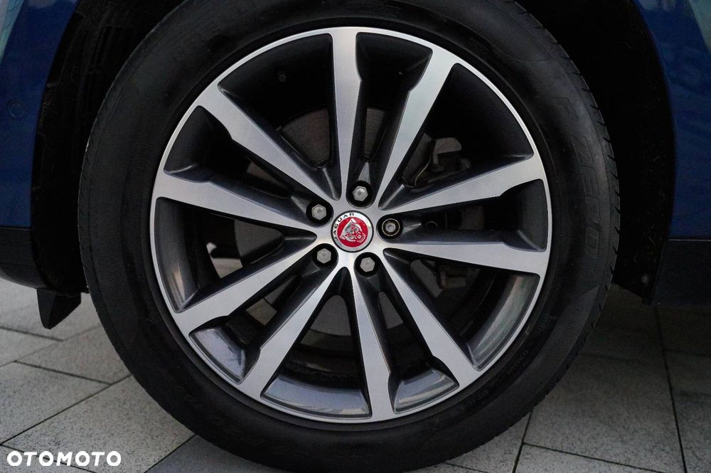 Jaguar F-Pace - 5