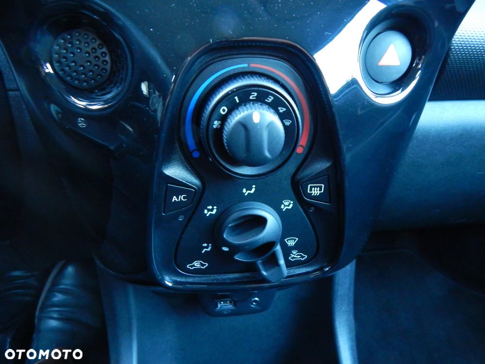 Toyota Aygo x-clusive Style Selection - 25
