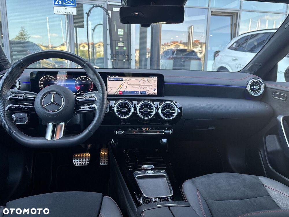 Mercedes-Benz CLA 200 mHEV AMG Line 7G-DCT - 16