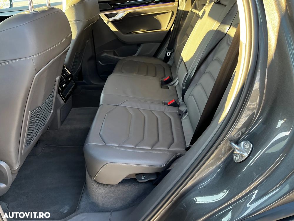 Volkswagen Touareg - 11