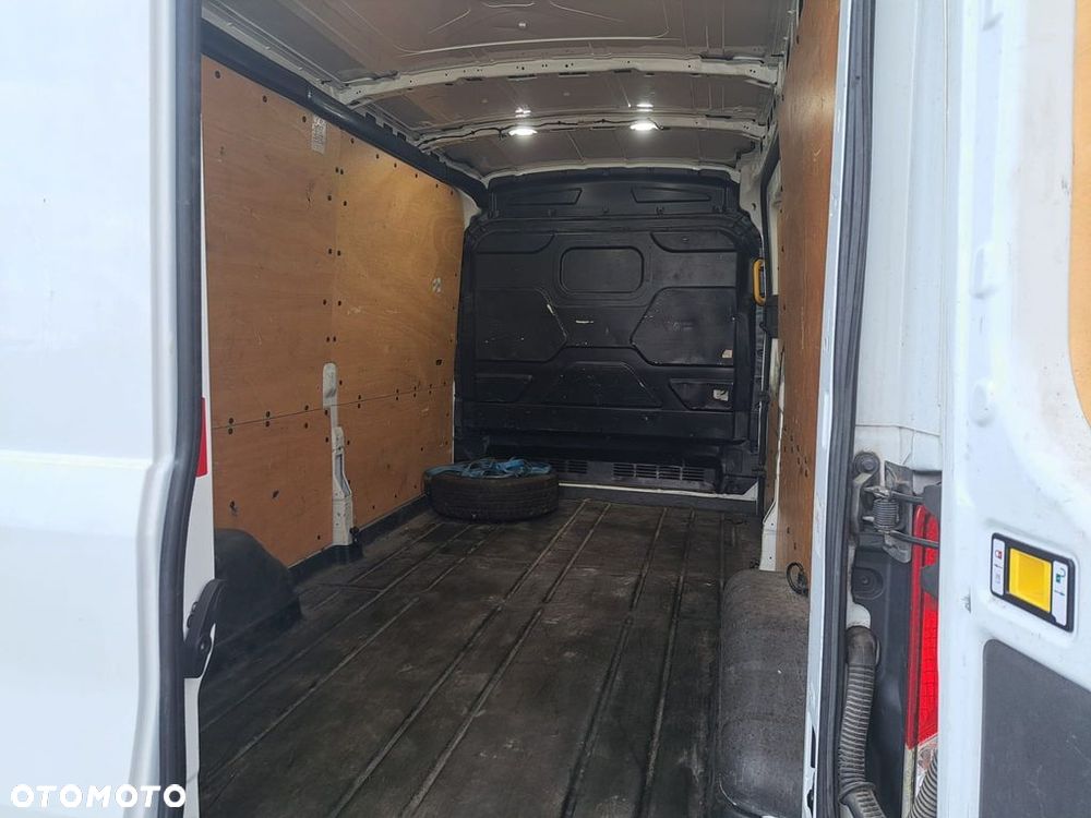 Ford Transit - 17