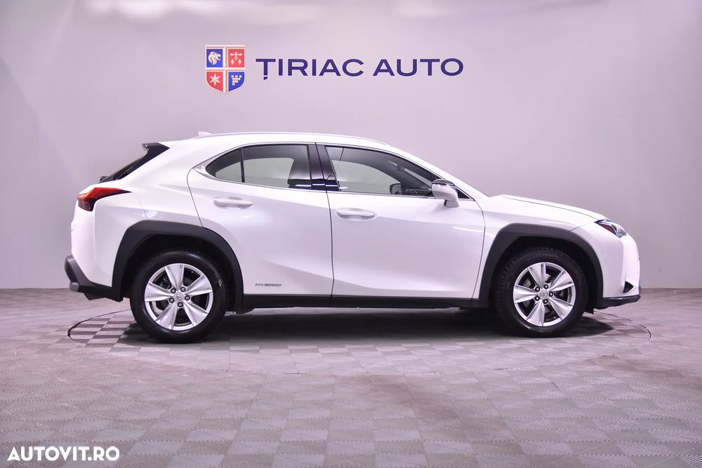 Lexus UX - 6