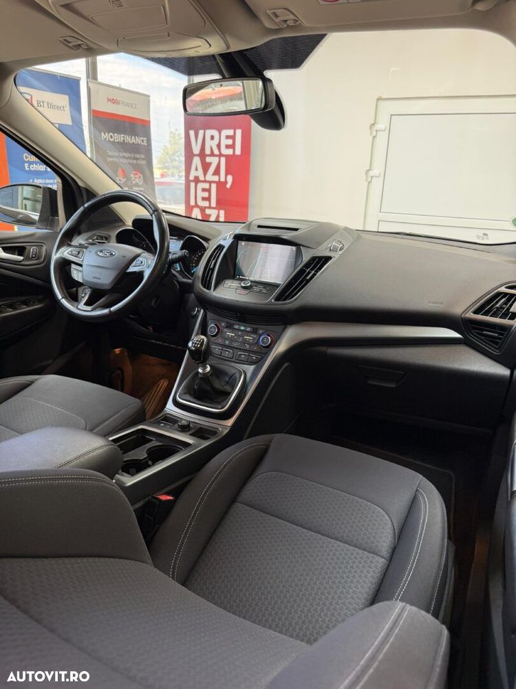 Ford Kuga - 12