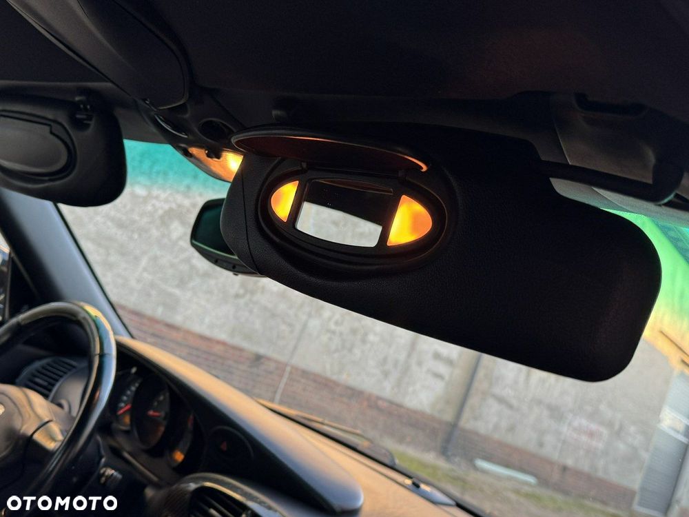 Porsche 911 Carrera 4 Cabrio - 37