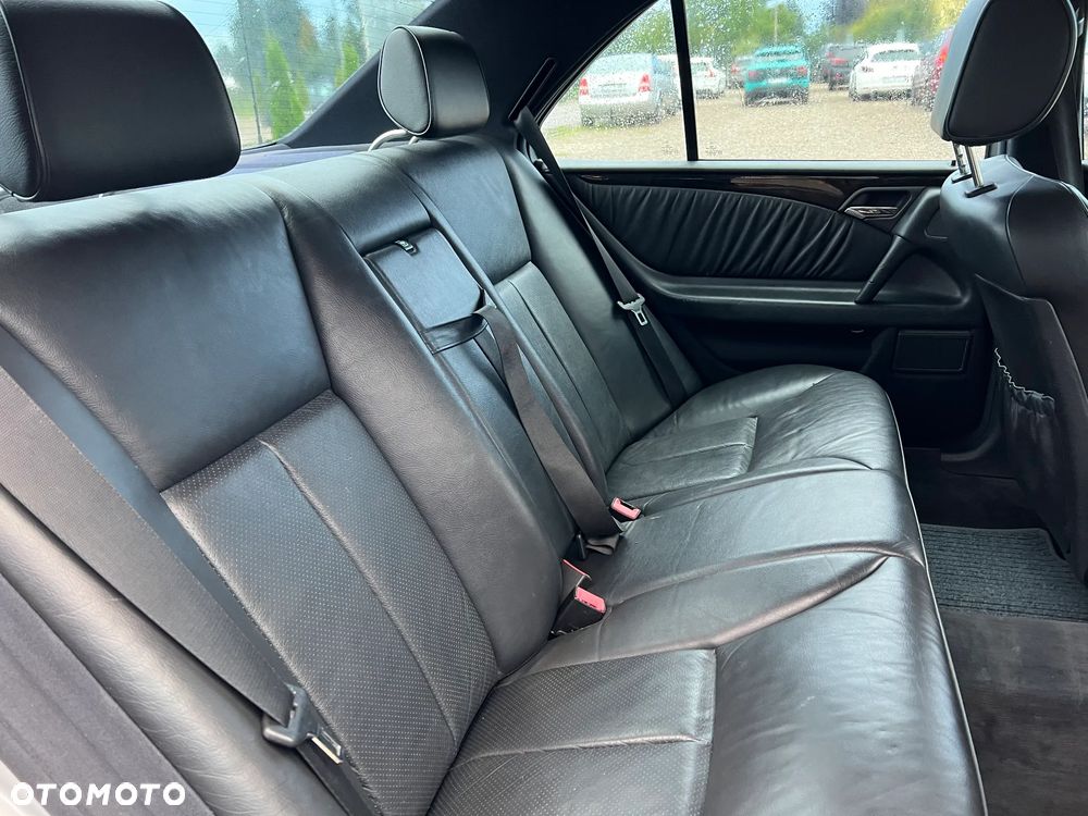 Mercedes-Benz Klasa E 320 Avantgarde - 8