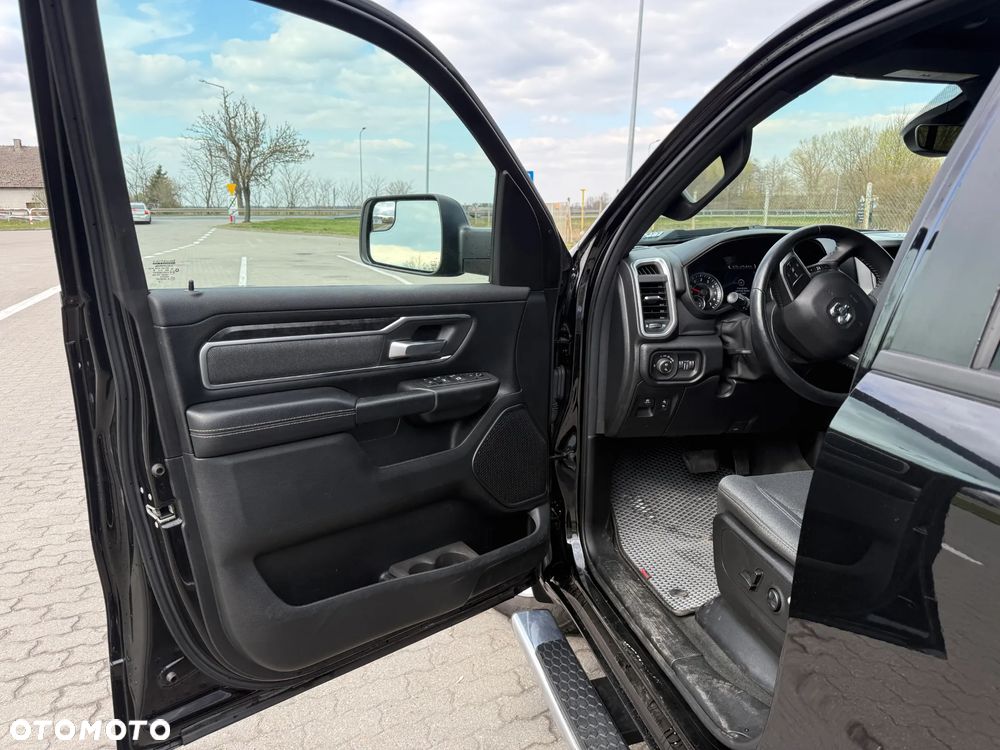 RAM 1500 5.7 Crew Cab Bighorn - 12