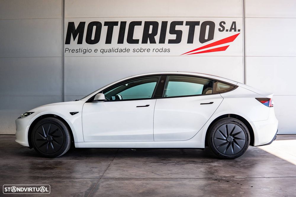 Tesla Model 3 — fotografia 4