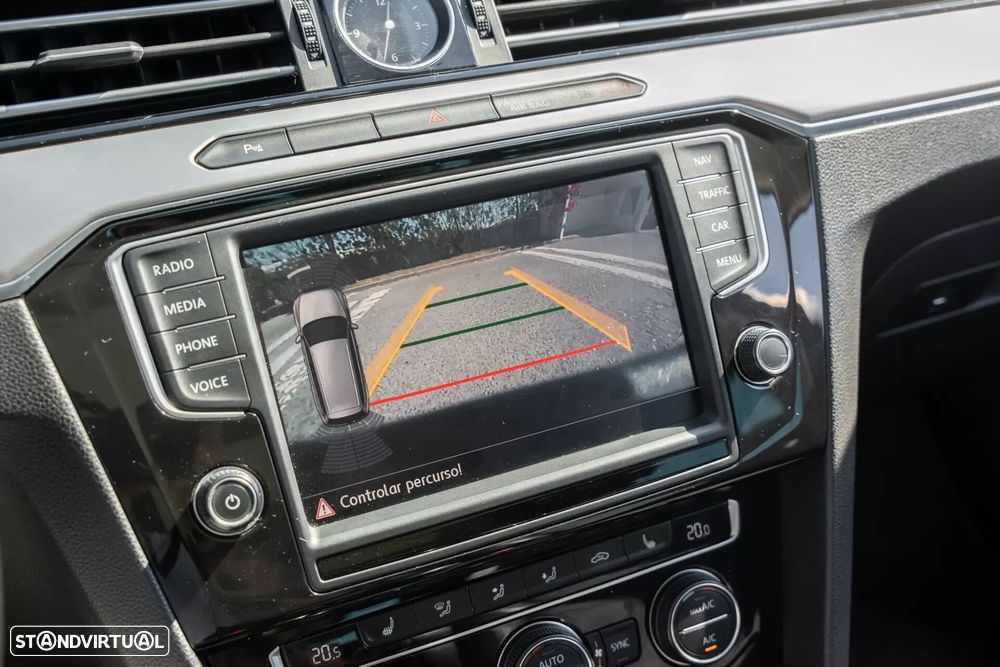 VW Passat Variant 1.6 TDI R-Line - 16