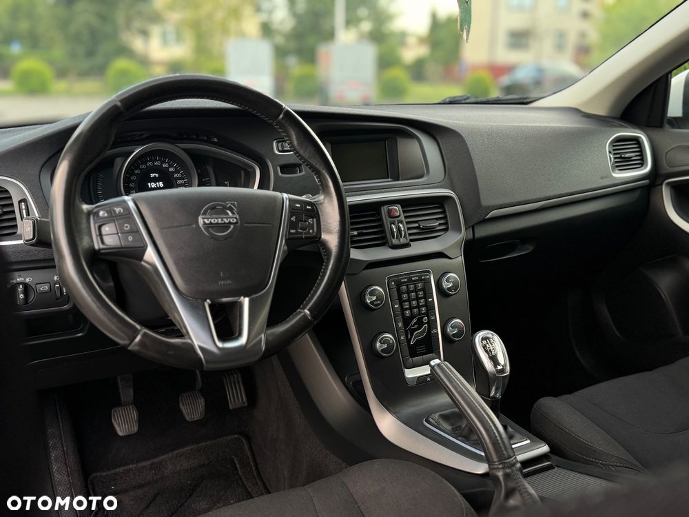 Volvo V40 D2 - 13