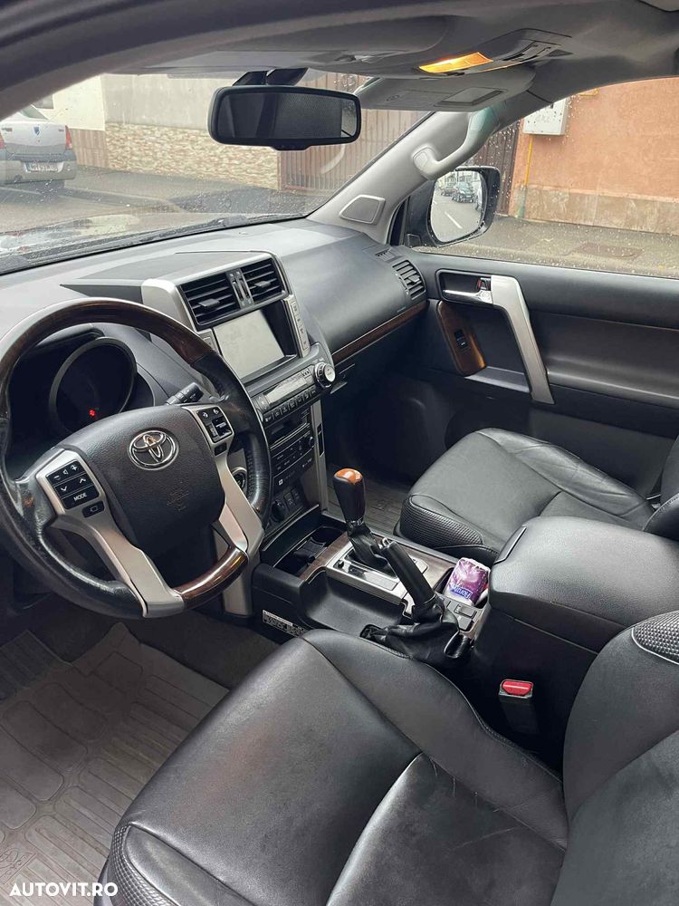 Toyota Land Cruiser 3.0l Turbo D-4D Aut. AVS 7 Locuri Luxury - 7