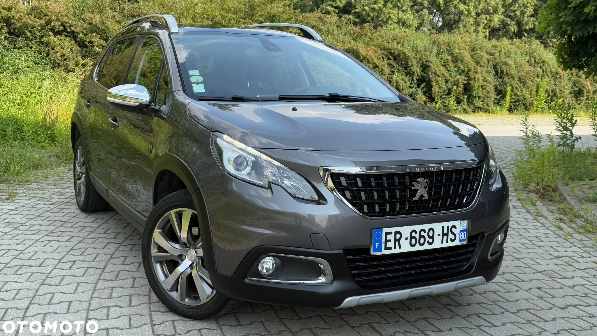 Peugeot 2008 1.6 BlueHDi Allure S&S - 12