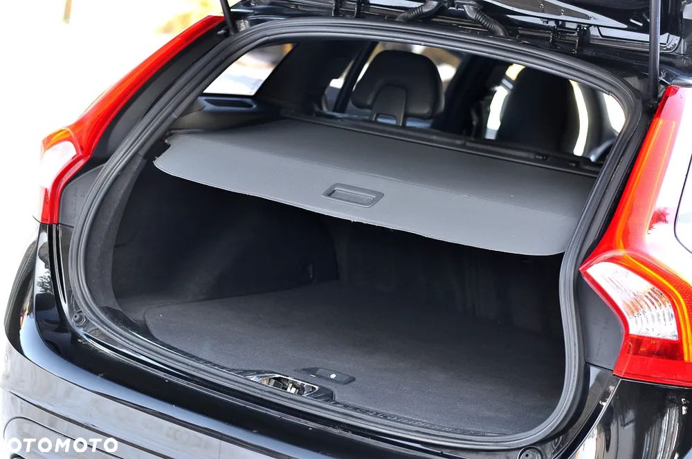Volvo V60 D4 Geartronic Summum - 18
