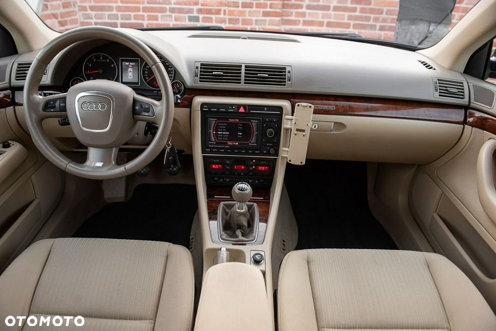 Audi A4 Limousine 2.0T FSI Quattro - 5