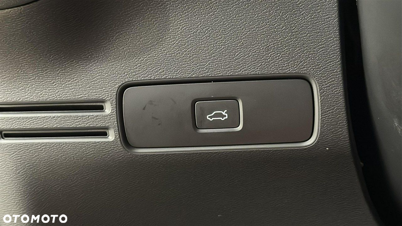 Volvo XC 40 B3 Core - 27