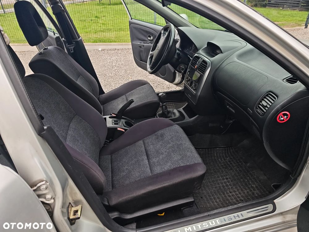 Mitsubishi Carisma 1.6 Classic - 18