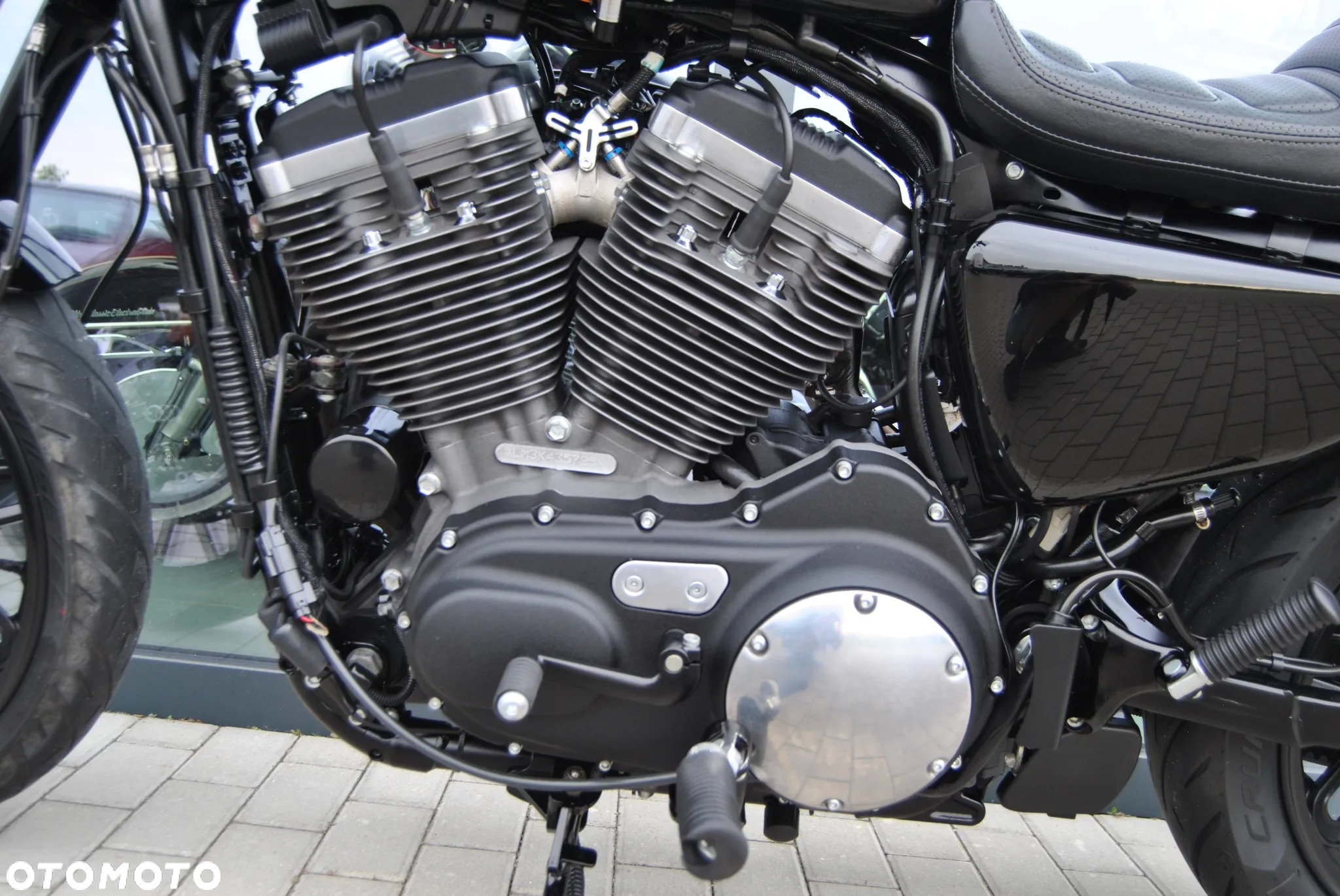 Harley-Davidson Sportster Roadster 1200R - 10