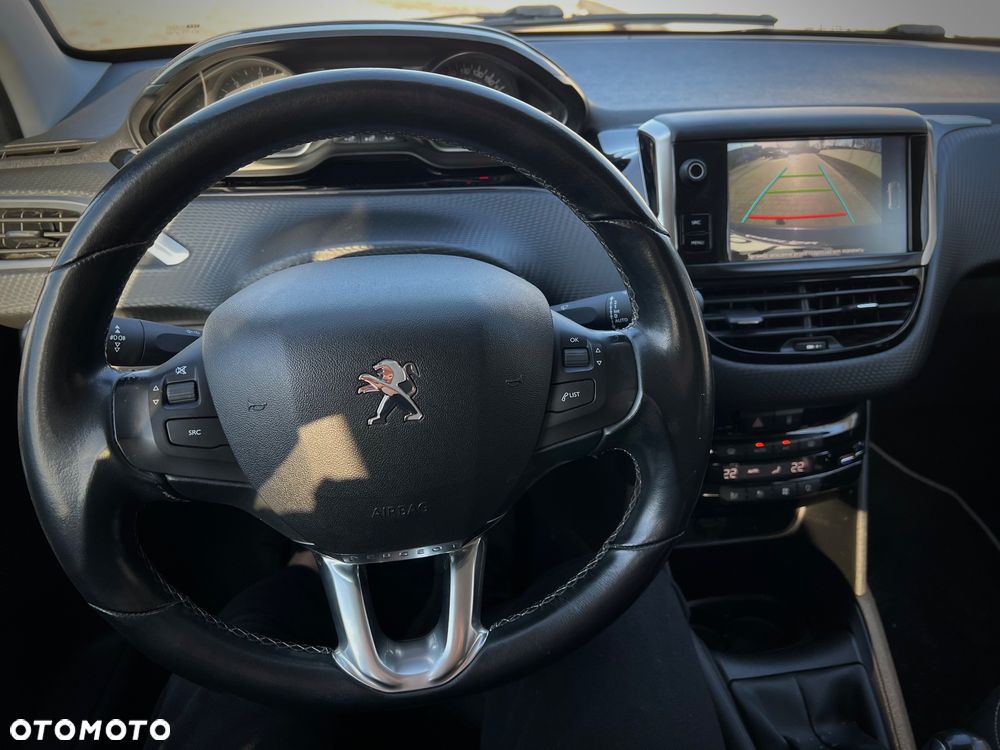Peugeot 208 1.6 BlueHDi Allure S&S - 14