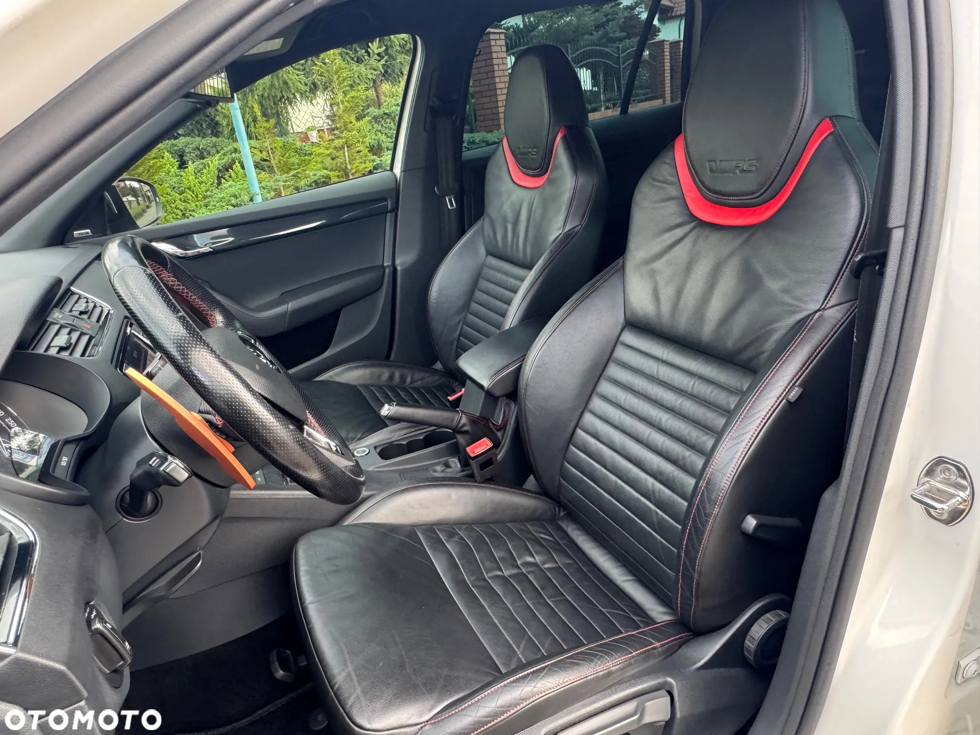 Skoda Octavia Combi 2.0 TDI DSG RS - 14