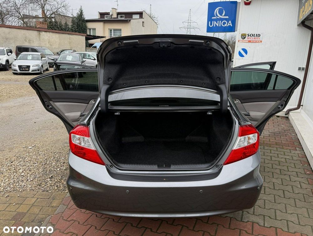 Honda Civic 1.8 i-VTEC Comfort - 11