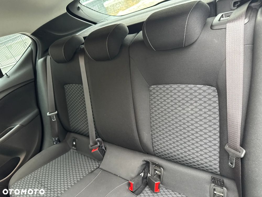 Opel Astra 1.2 T Edition S&S - 12