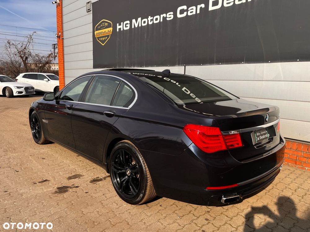BMW Seria 7 750i xDrive - 7