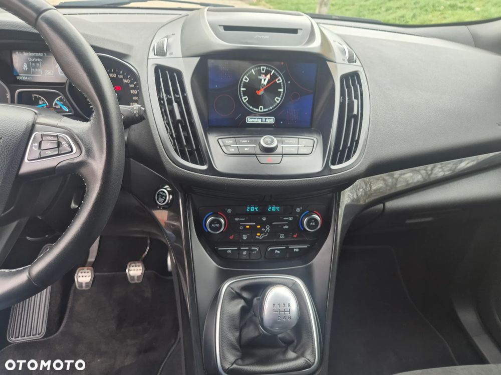 Ford Kuga 1.5 EcoBoost 2x4 ST-Line - 17