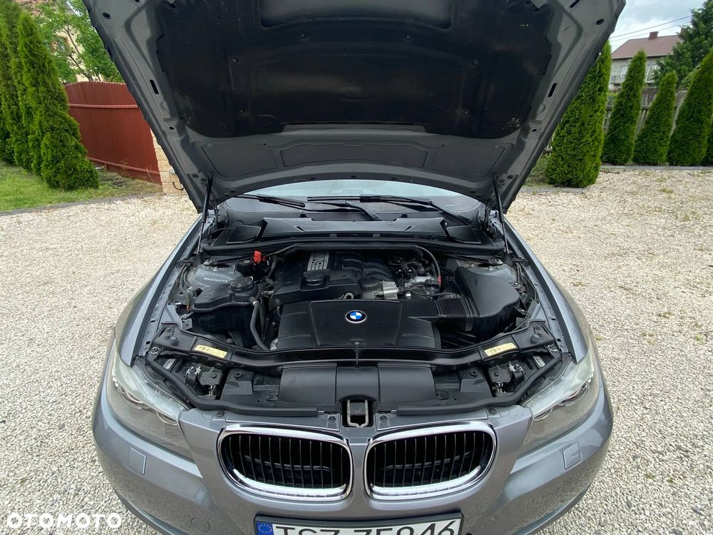 BMW Seria 3 318i - 26