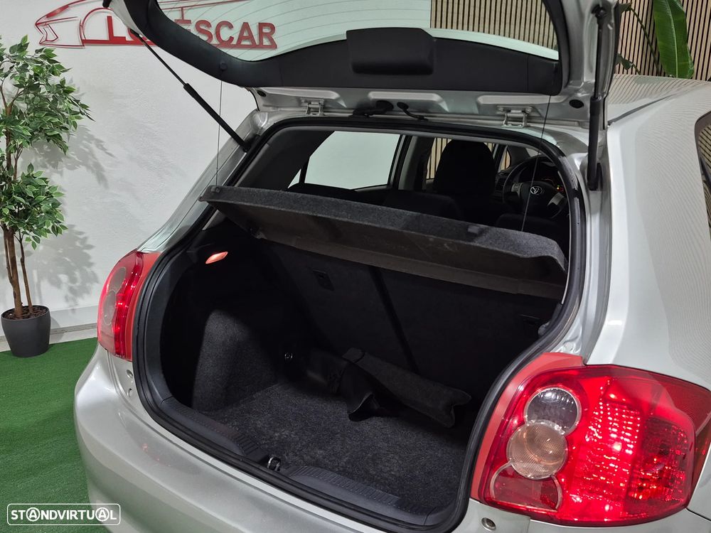 Toyota Auris 1.4 D-4D AC - 18