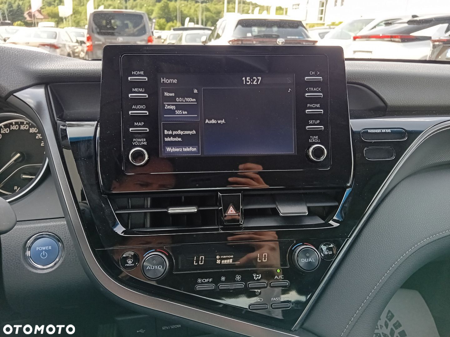 Toyota Camry - 17
