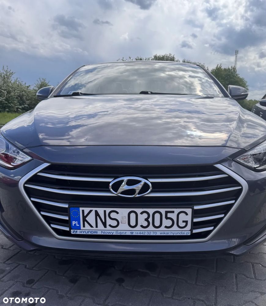Hyundai Elantra - 3