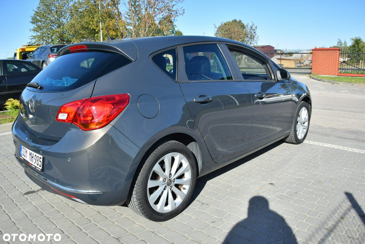 Opel Astra 1.4 Turbo 150 Jahre - 13