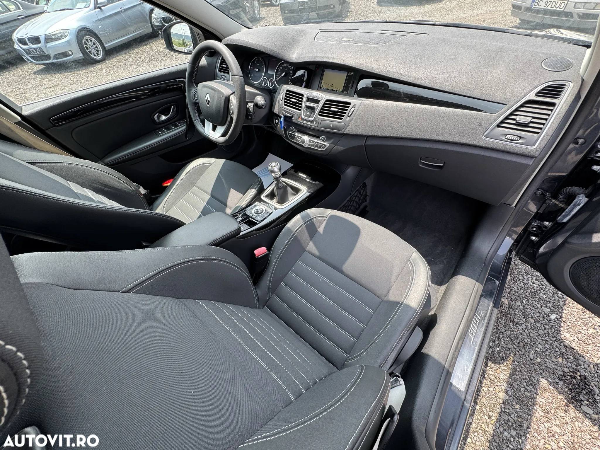 Renault Laguna dCi 110 FAP Bose Edition - 23