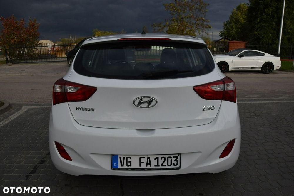 Hyundai i30 1.4 Classic + - 12