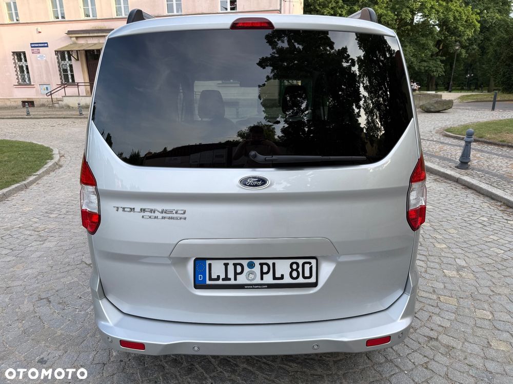 Ford Tourneo Courier 1.5 TDCi S&S Titanium - 5