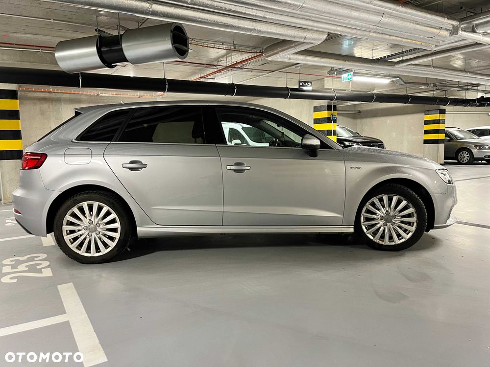 Audi A3 Sportback - 2