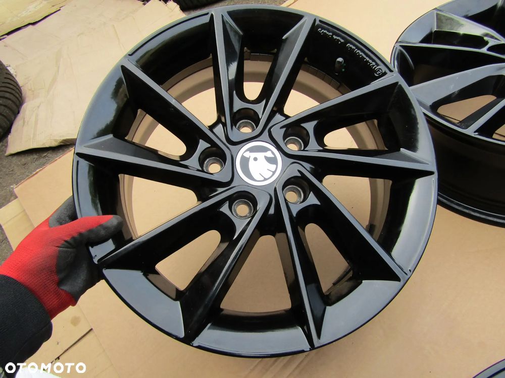 4x Felgi 16 Skoda Octavia II III IV Karoq VW T-ROC T Roc Jetta Golf V VI VII Touran Caddy Jetta Seat Ateca Leon Ateca 6 j 5x112 ET43 - 15