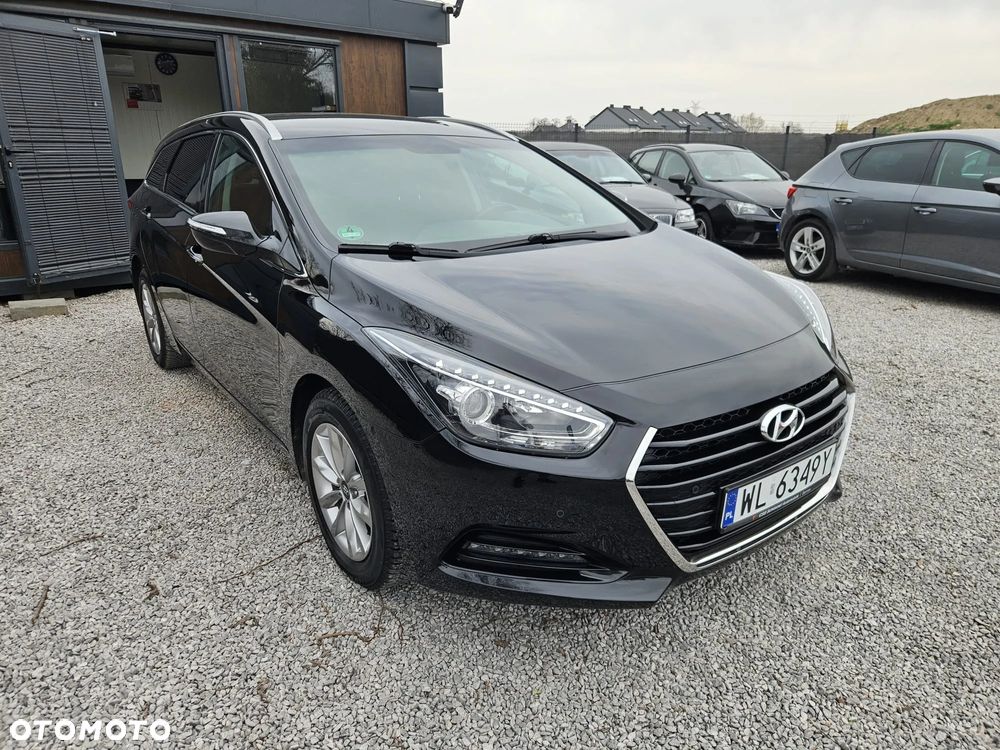 Hyundai i40 Kombi blue 1.6 Trend - 10