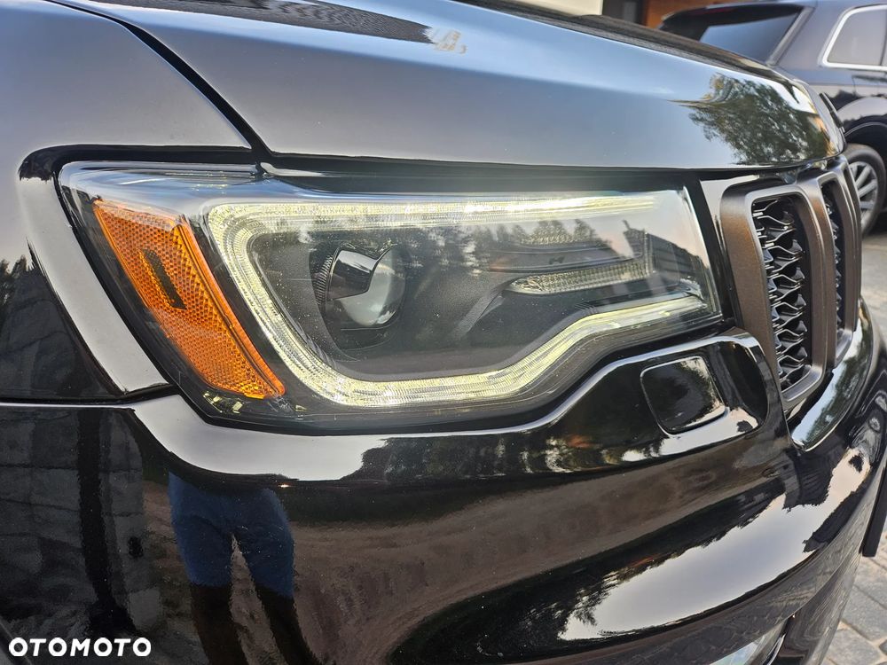 Jeep Grand Cherokee - 10