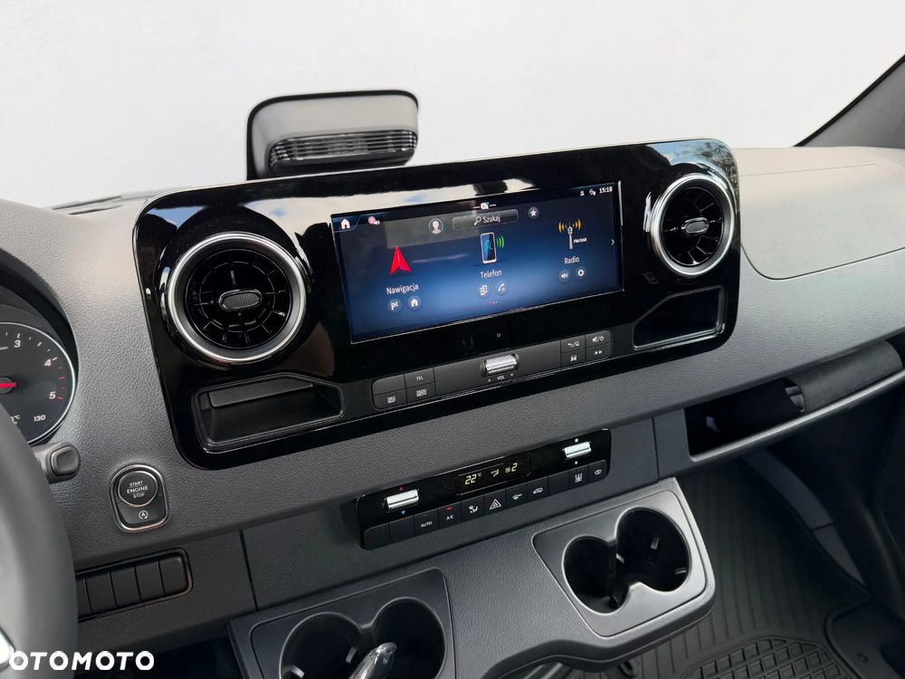 Mercedes-Benz Sprinter - 13