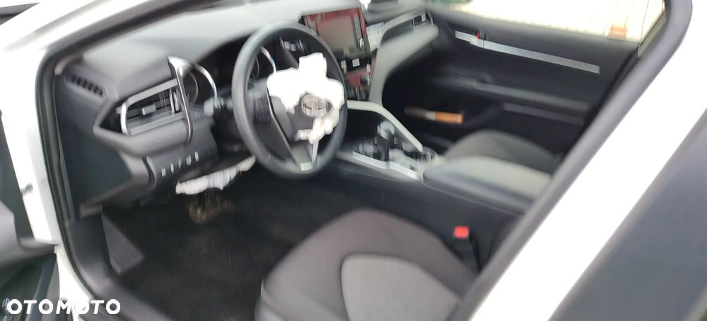 Toyota Camry 2.5 Hybrid Comfort CVT - 4