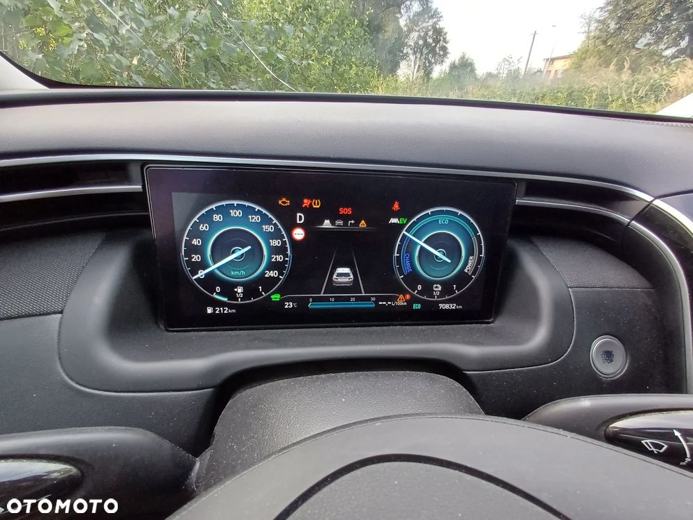 Hyundai Tucson 1.6 T-GDi HEV Executive 2WD - 33