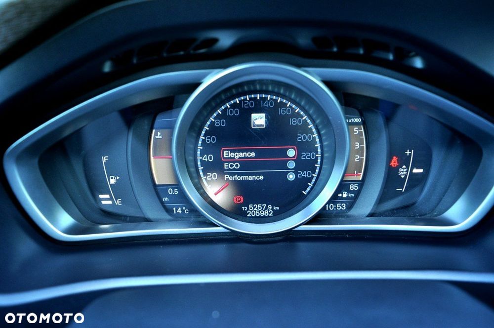 Volvo V40 Cross Country D2 Momentum - 21