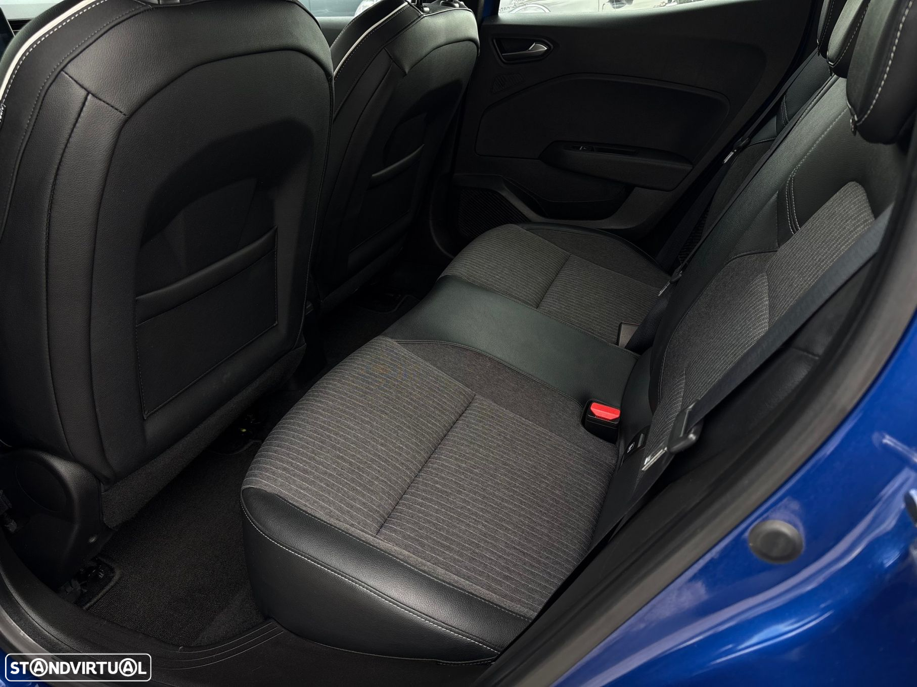 Renault Clio 1.6 E-Tech Full Hybrid Techno - 30