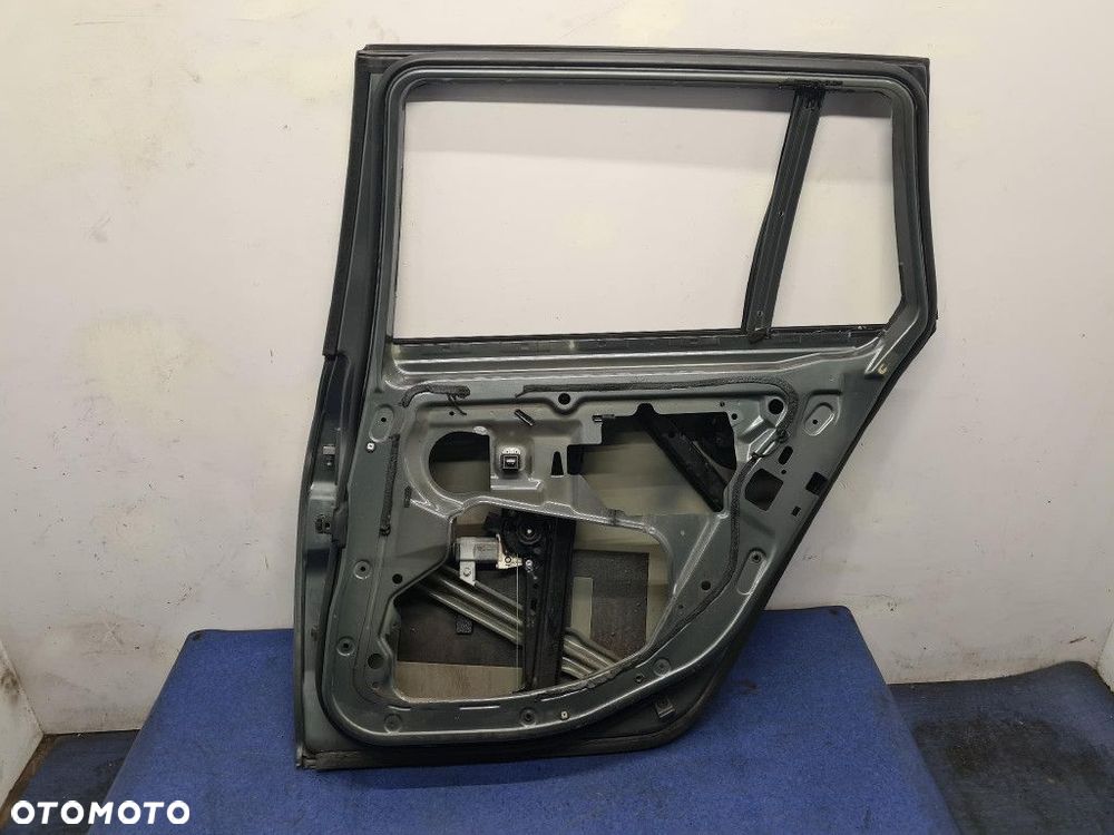 BMW 5 E61 DRZWI TYŁ PRAWE A36/7 - 4