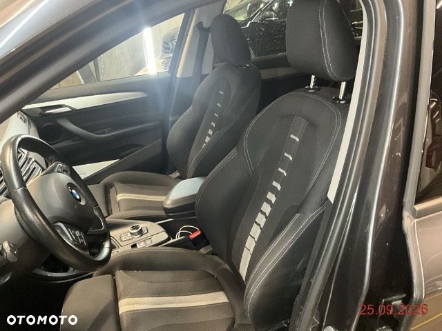 BMW X1 sDrive18i - 10