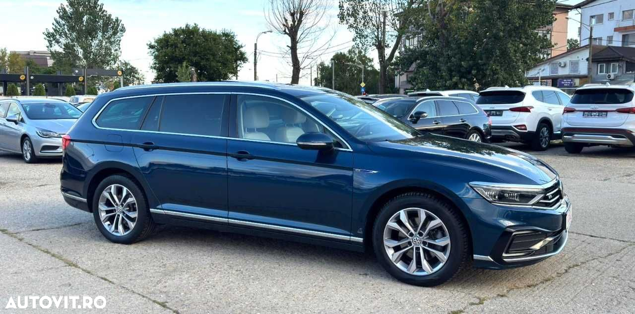 Volkswagen Passat - 12